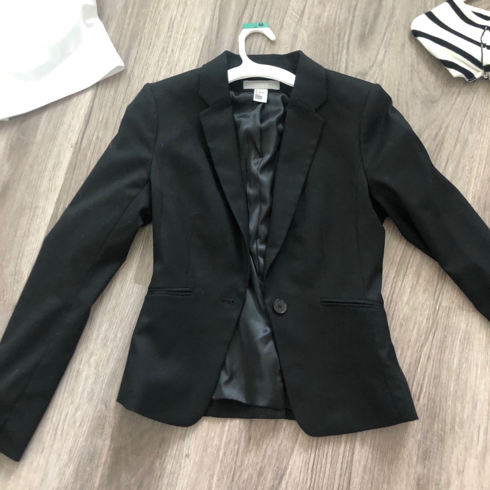 Black a line blazer. Fitted